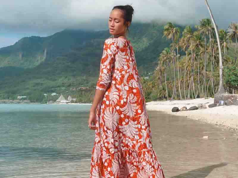 Une robe polynésienne à la boutique Mahana du Saint James
