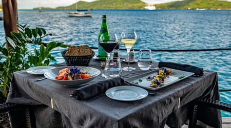 saint-james-bar-restaurant-in-bora-bora