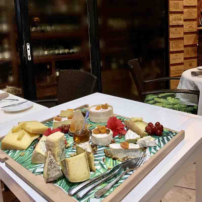 Cheese tapas Saint James Bar Bora Bora
